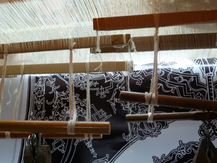 Cartoon under the loom, weaving of Peau de licorne, 2011