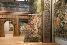 L'espace de la nef des tentures, parcours permanent de la Cité internationale de la tapisserie. Projet des scénographes Paoletti et Rouland.