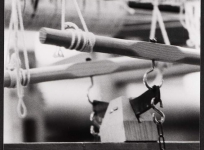 Métier de basse lisse : le sautereau, atelier de basse lisse de l'École nationale d'Arts décoratifs d'Aubusson,1985