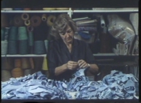 Documentaire monographique consacré à Sheila Hicks. Prod. Les Films d'ici, réal. Bernard Monsigny, 1987, 20 min.